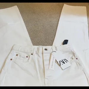Zara the Bliss straight off-white jeans thumbnail 11
