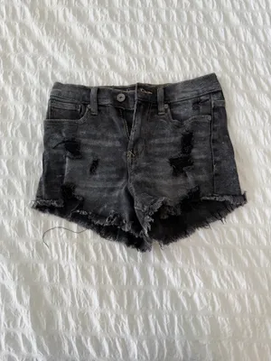 Kendall + Kylie Jean Shorts  thumbnail 3