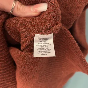 NWT a.n.a A New Approach 0X Rust Orange V Neck Pullover Knit Sweater Side Slits Red thumbnail 8