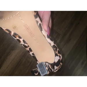 Vince Camuto Fur Heels leopard animal print holiday fall winter preppy classic thumbnail 3