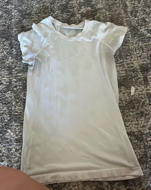 White Lululemon Swiftly Tech Short Sleeve thumbnail 1