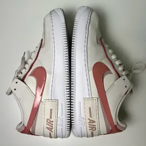 Nike Air Force 1 Shadow Womens Phantom/Pink Oxford/White/Red Stardust Sneakers10 thumbnail 7