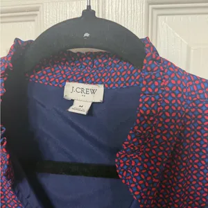 J. Crew V neck ruffle‎ blouse size medium in antique navy geranium thumbnail 3