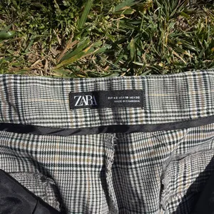 Zara Women's Black and White Plaid Pants thumbnail 2