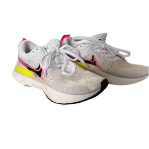 Nike React Infinity Run Flyknit 2 Women Sz 6 White Black Pink Athletic Sneakers thumbnail 2