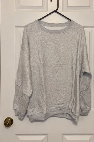 Light Gray Crewneck Sweatshirt Size XL thumbnail 1