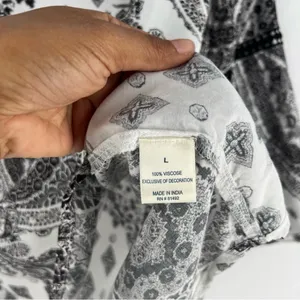 Tantrums Black & White Paisley Print Crochet Lace Trim Flare Sleeve Top Size‎ L thumbnail 7