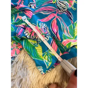 Lilly Pulitzer EUC Stretchy Waist Shorts Sz S Blue Green Pink thumbnail 2