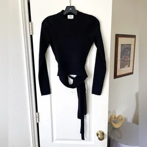 Aritzia Wilfred Mayrac Merino Wool Cutout Sweater Black Medium EUC‎ thumbnail 3