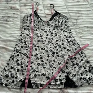 Black and white ditsy floral Y2K goth lace trim slip dress siz M spaghetti boho thumbnail 6