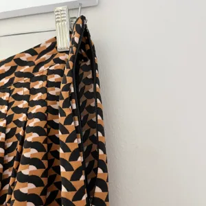 Who What Wear Geometric Print Pleated High Rise Wide Leg Pants Orange Black 6 thumbnail 10