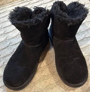 Koolaburra by Ugg Black Ankle Boots with Suede Finish Size 9 thumbnail 1