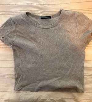 Brandy Melville Crop Top grey  thumbnail 1
