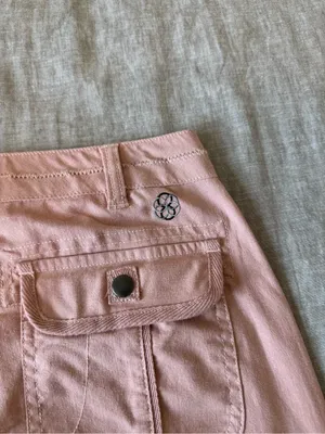 Aventura Women’s Pale Pink Cargo Hiking Shorts thumbnail 8