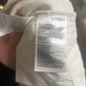 ✨H&M White Wide Ultra High Sz 6 White Jeans✨ thumbnail 10