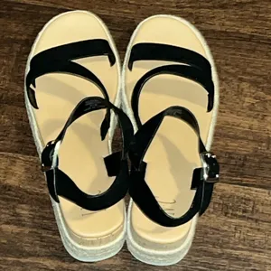 INC Black Espadrille Platform Sandals Size 8.5 thumbnail 6