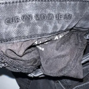 American Eagle Curvy Mom Jeans Womens 6 Black Stretch High Rise Tapered Grunge thumbnail 7