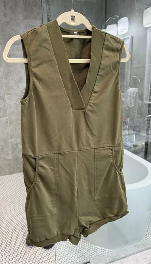 Amazon Olive Green V-Neck Sleeveless Romper thumbnail 1
