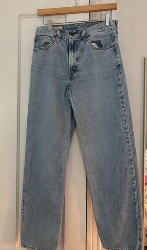 Levi’s Straight Leg Jeans thumbnail 1