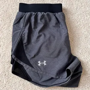 Under armour Gray and black Shorts SizeXS thumbnail 1