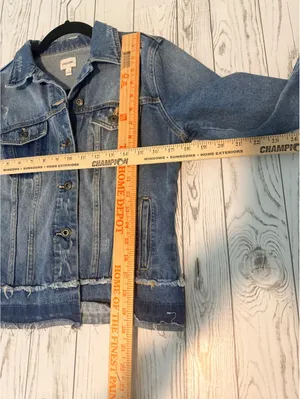 Sneak Peek Women’s Small Distressed Denim Jacket Raw Hem Patchwork Jean Jacket Blue thumbnail 7