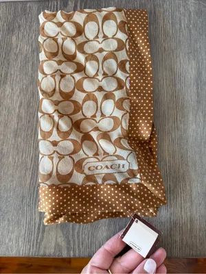 Authentic Coach NWT 100% Silk Legacy Signature C Logo Square Scarf OS thumbnail 2