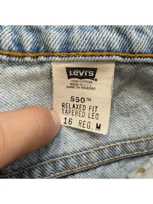 Vintage 90s Levis 550 Relaxed Fit Tapered Leg Jeans USA Made Light Wash Women 33 thumbnail 5