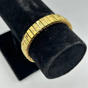 Valdawn Fluttering By To Say Hi Watch 2001 Gold Tone Stretch Needs Battery VTG thumbnail 8
