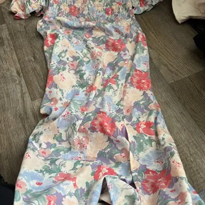 Astr Puff Sleeve Midi Floral Dress size‎ M thumbnail 9