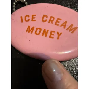 Ice Cream Money Coin Holder Keychain Pink Rubber 3 Potato 4 Collectible thumbnail 6