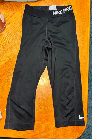 Nike Pro Cropped Black Leggings thumbnail 1