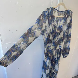 Twelfth Street by Cynthia Vincent Boho Floral Paisley Wrap Maxi Dress Blue Beige thumbnail 6
