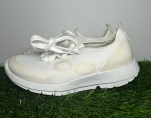 OOFOS Lightweight Comfort Shoes White Cream Women’s Size 5 thumbnail 1