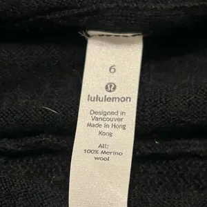 Lululemon Sit in Lotus Hoodie Sweater merino wool black thumb holes top size 6 thumbnail 8