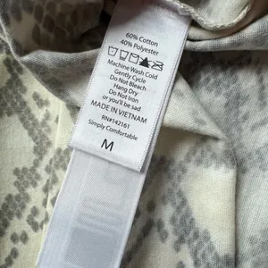 NEW Lularoe Leah Snakeskin Tunic Size Medium thumbnail 3