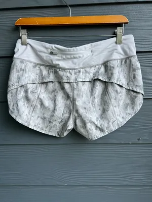 Lululemon Speed Up Light Gray Athletic Active Woman’s Shorts Size 6 thumbnail 7