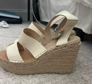 DV by Dolce Vita Sandals thumbnail 1