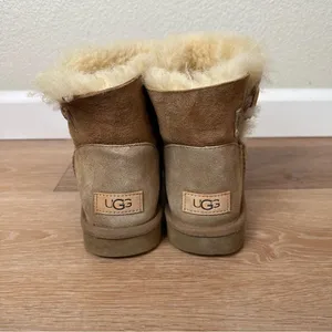 UGG Bailey Button Chestnut Brown Ankle Boots, Size 8 thumbnail 9