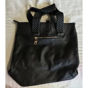 Lionel Handbag Fringe Braided Handles Zip Close Logo Large Compartment‎ thumbnail 3