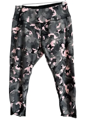 Torrid‎ Athletic Camo Pink Grey Cropped Mesh Legging Women's Size 2X Gym Stretch thumbnail 1