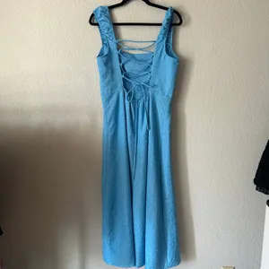 ASTR The Label Crinkle Shoulder Midi Dress with Slit Blue Size Large thumbnail 6