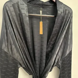 Skims WOVEN JACQUARD Medium SHORT ROBE onyx NWT thumbnail 6