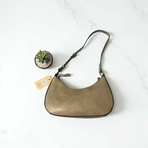 Rein &‎ Bridle Taupe Floral Embossed Faux Leather Shoulder Bag Purse thumbnail 4