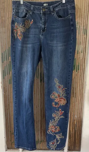 Beca Embroidered Dark Blue Women’s Jeans with Floral Accent thumbnail 1