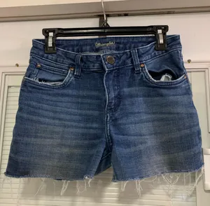 Wrangler cut offs Sz 7. thumbnail 1