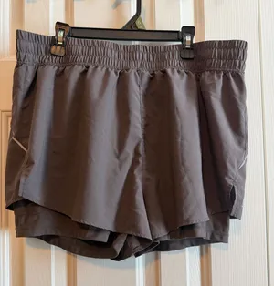 Fabletics Gray shorts thumbnail 1
