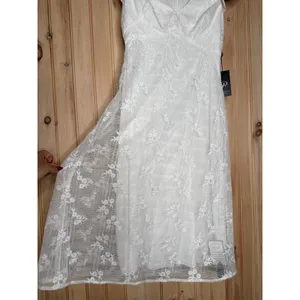 NWT Adrianna Papell Cap Sleeve V Neck Knee Length Cocktail Dress White Size 2 thumbnail 4