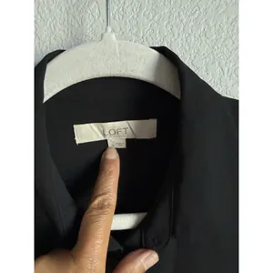 LOFT Black Utility Blouse Shirt Long Sleeve Roll Tab Button Down Pocket Top S thumbnail 5