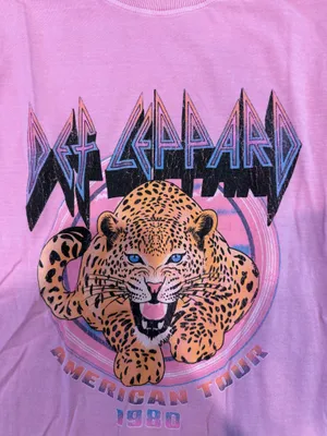 Def Leppard Pink Graphic Tee Shirt Band Tee Tiger Unisex Adult Size XS thumbnail 2