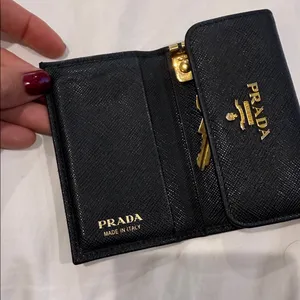 Prada Authentic Black Saffiano Leather Gold Key and Card Holder thumbnail 4